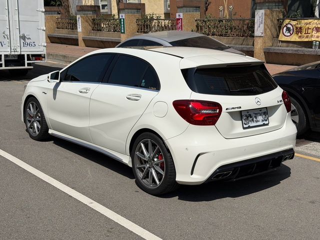 M-BENZ賓士 A45 AMG  第2張相片