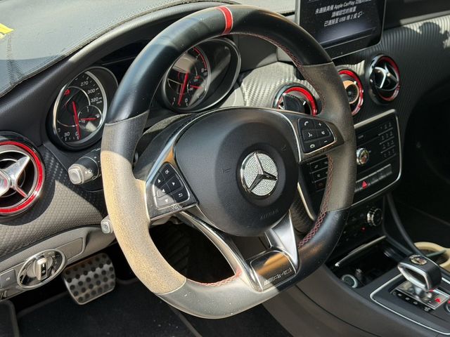 M-BENZ賓士 A45 AMG  第3張相片