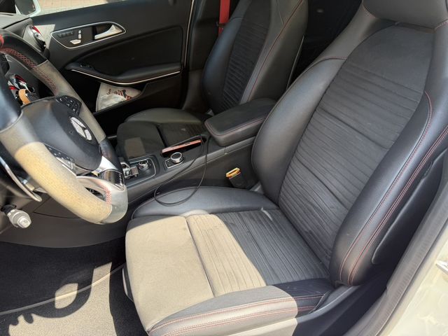 M-BENZ賓士 A45 AMG  第5張相片