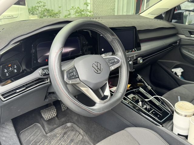 VOLKSWAGEN福斯 GOLF  第6張相片