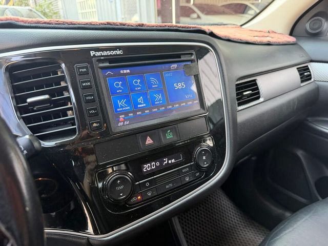 MITSUBISHI三菱 OUTLANDER  第3張相片