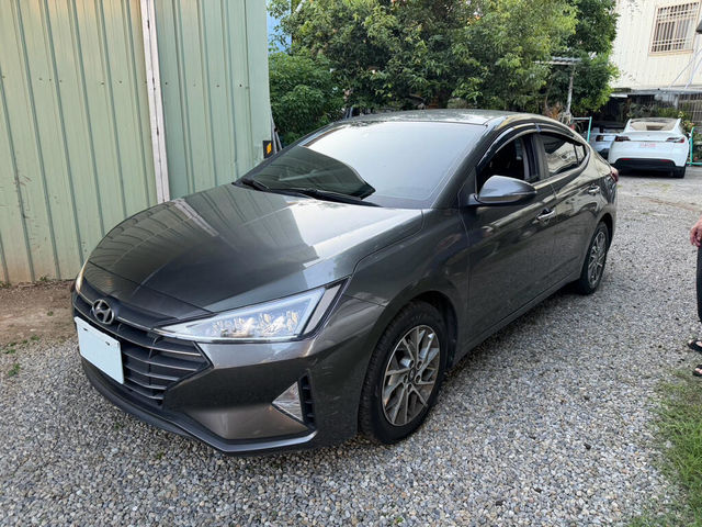 HYUNDAI現代 ELANTRA  第1張相片