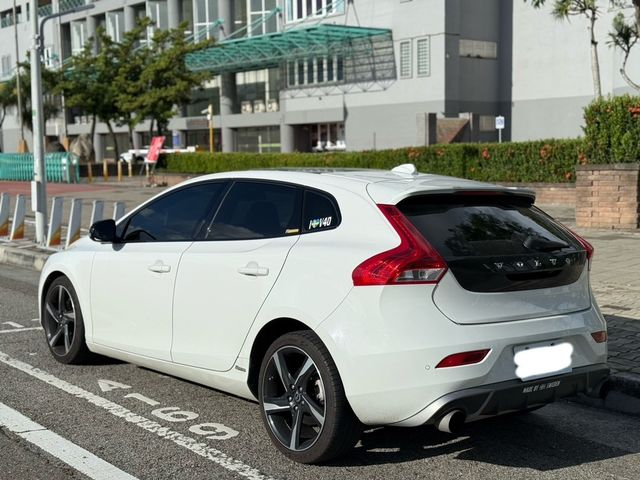 VOLVO富豪 V40  第2張相片