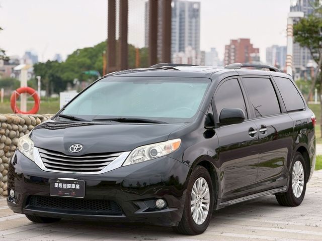 TOYOTA豐田 SIENNA  第1張相片