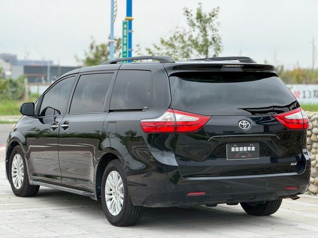 TOYOTA豐田 SIENNA  第2張相片