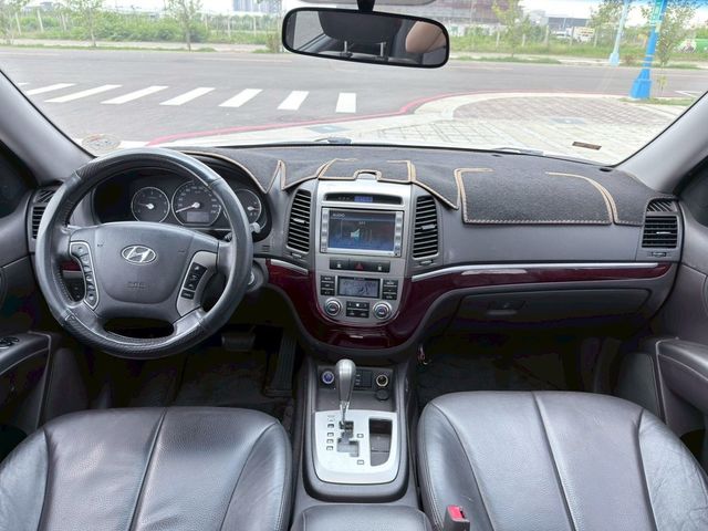 HYUNDAI現代 SANTA FE  第3張相片