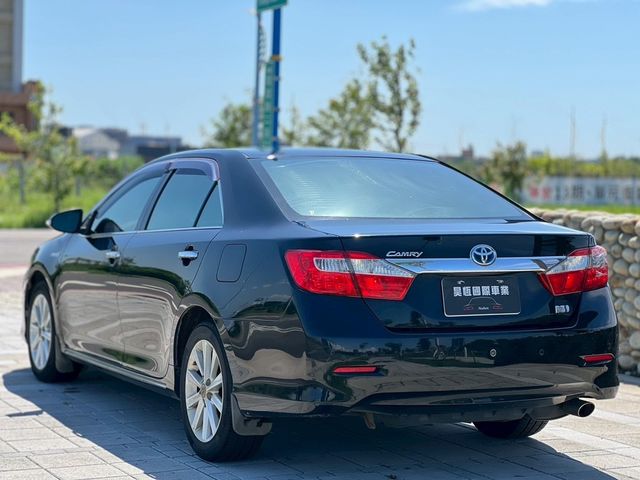 TOYOTA豐田 CAMRY HYBRID  第2張相片