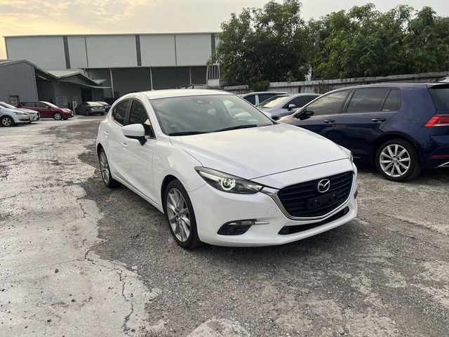 MAZDA馬自達 MAZDA 3  第2張相片