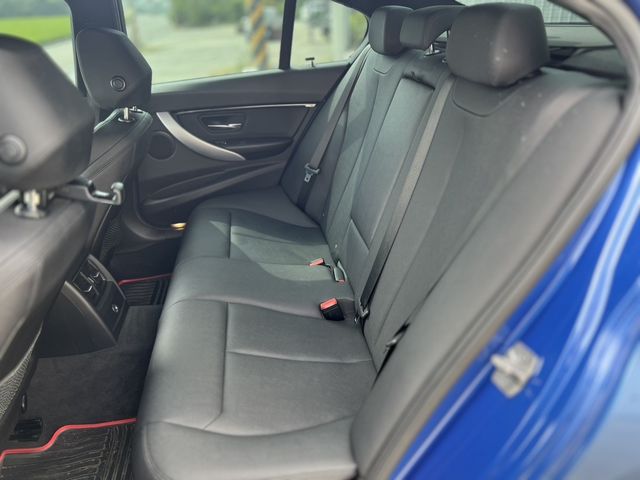 BMW寶馬 320I  第10張相片