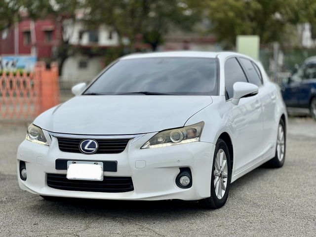 LEXUS凌志 CT200H  第1張相片