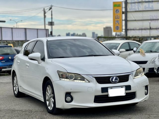 LEXUS凌志 CT200H  第2張相片