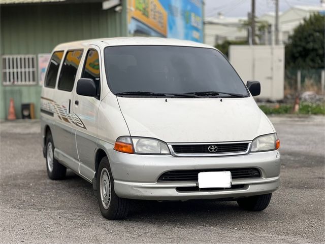 TOYOTA豐田 HIACE  第2張相片