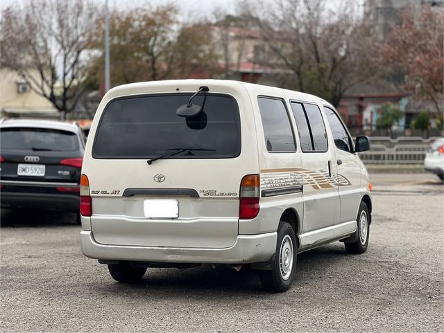 TOYOTA豐田 HIACE  第3張相片