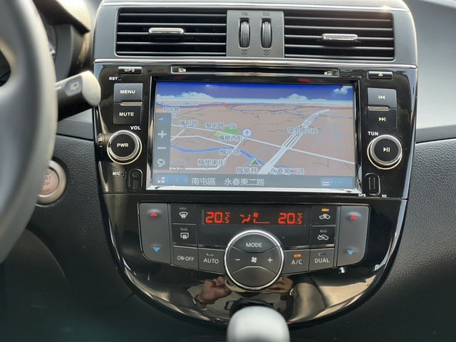 NISSAN日產 TIIDA  第17張相片