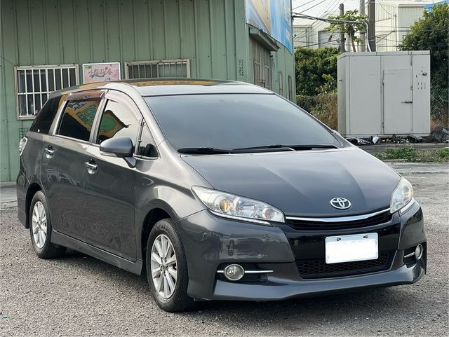 TOYOTA豐田 WISH  第3張相片