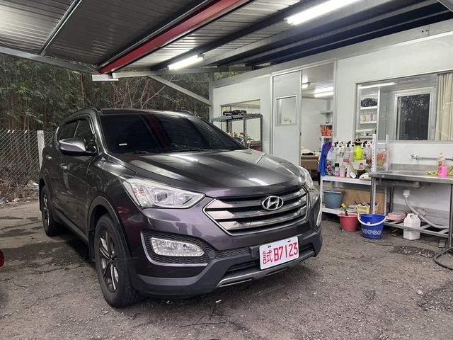 HYUNDAI現代 SANTA FE  第1張相片