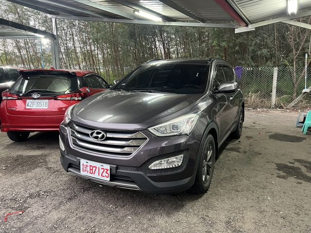 HYUNDAI現代 SANTA FE  第2張相片