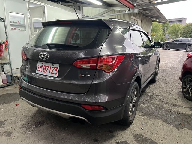 HYUNDAI現代 SANTA FE  第4張相片