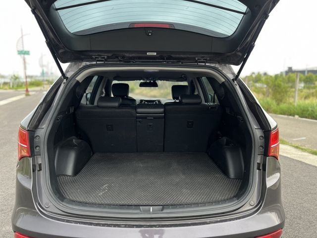 HYUNDAI現代 SANTA FE  第13張相片
