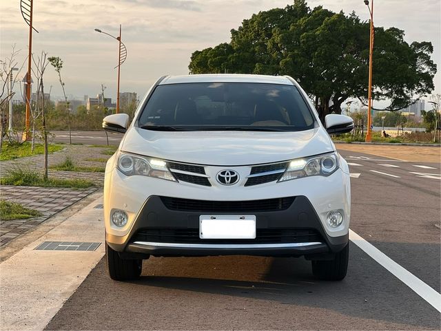 TOYOTA豐田 RAV4  第2張相片