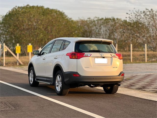 TOYOTA豐田 RAV4  第6張相片