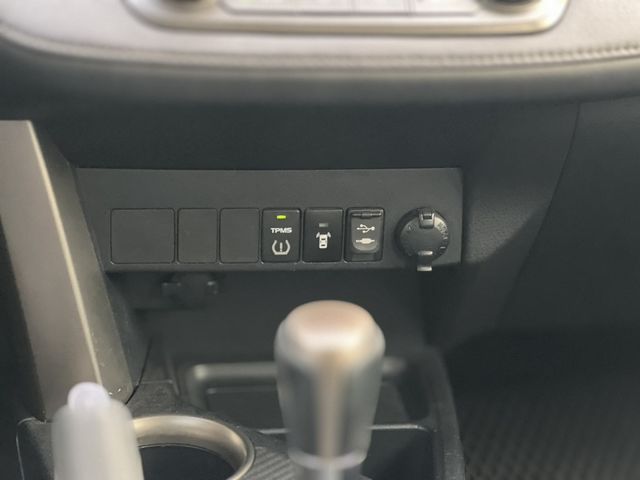 TOYOTA豐田 RAV4  第11張相片