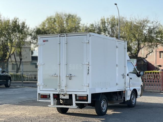 MITSUBISHI三菱 DELICA  第3張相片