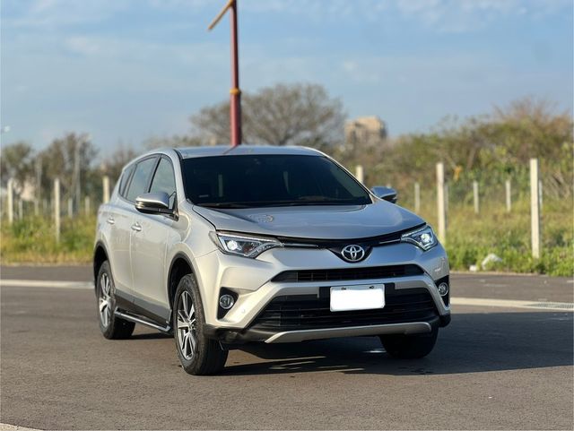 TOYOTA豐田 RAV4  第2張相片