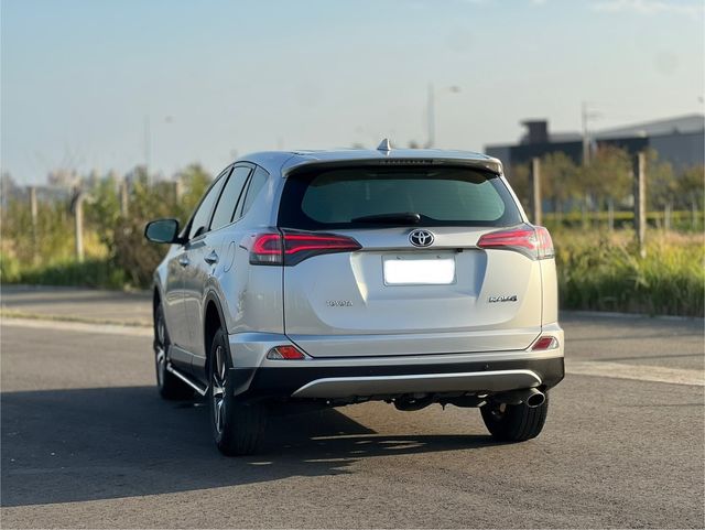 TOYOTA豐田 RAV4  第4張相片