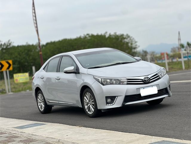 TOYOTA豐田 ALTIS  第3張相片