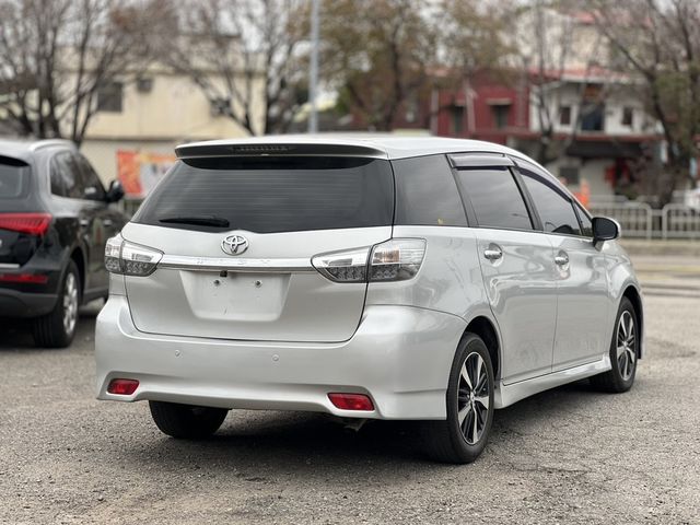 TOYOTA豐田 WISH  第3張相片