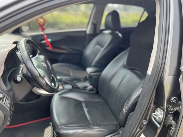 TOYOTA豐田 ALTIS  第6張相片