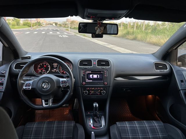 VOLKSWAGEN福斯 GOLF GTI  第12張相片