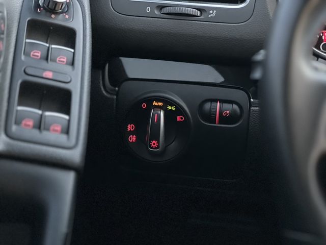 VOLKSWAGEN福斯 GOLF GTI  第15張相片