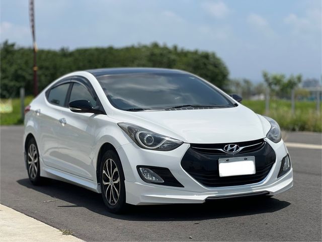 HYUNDAI現代 ELANTRA  第2張相片