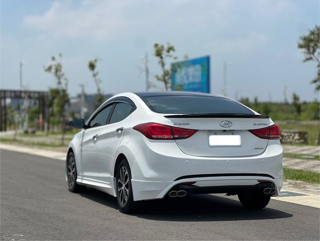 HYUNDAI現代 ELANTRA  第4張相片
