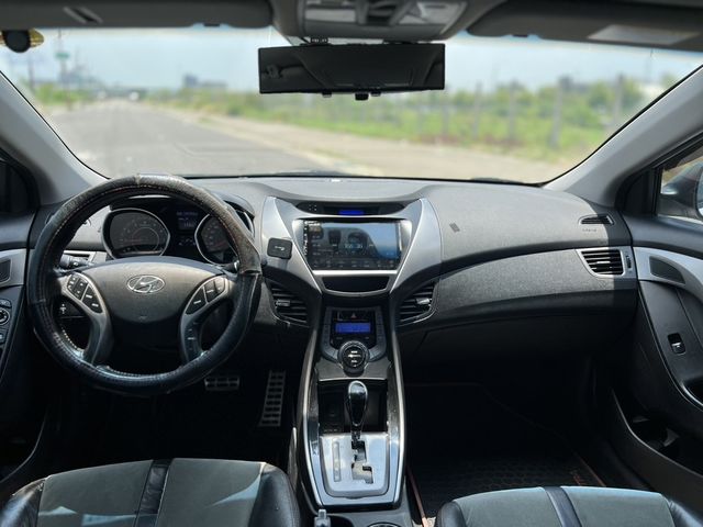 HYUNDAI現代 ELANTRA  第6張相片