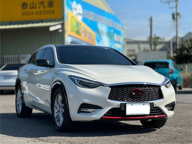 INFINITI無限 Q30  第2張相片
