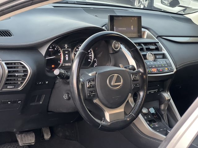 LEXUS凌志 NX200T  第15張相片