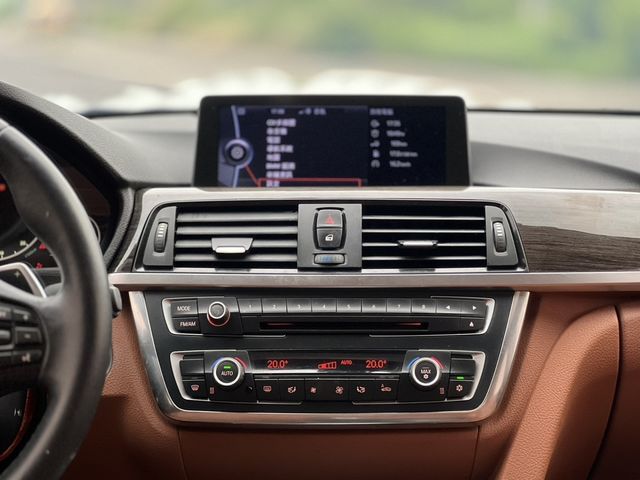 BMW寶馬 328I  第8張相片