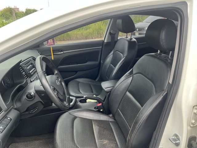 HYUNDAI現代 ELANTRA  第7張相片