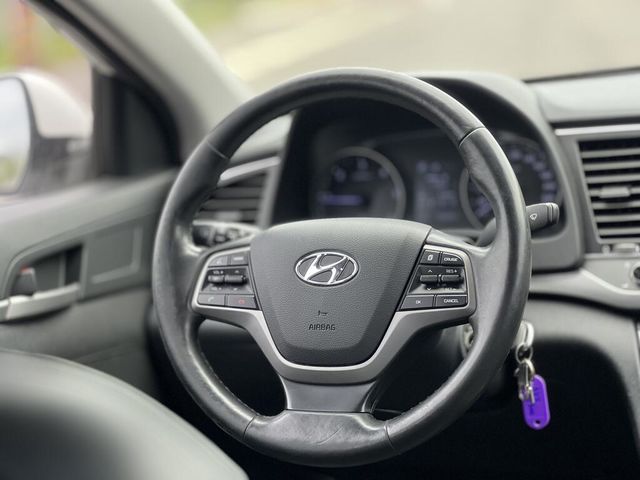HYUNDAI現代 ELANTRA  第8張相片
