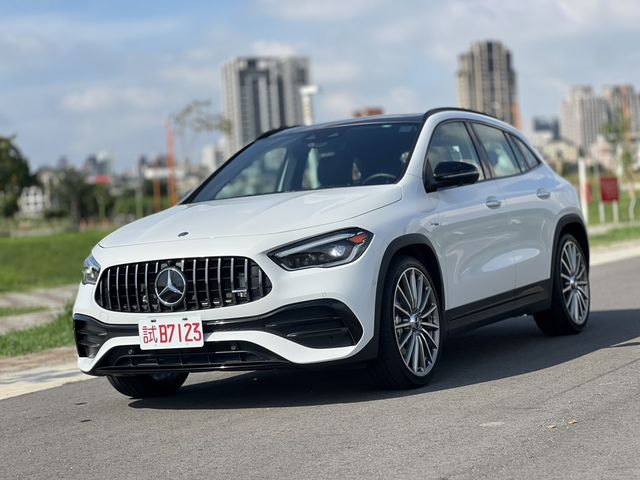 M-BENZ賓士 GLA35 AMG  第1張相片