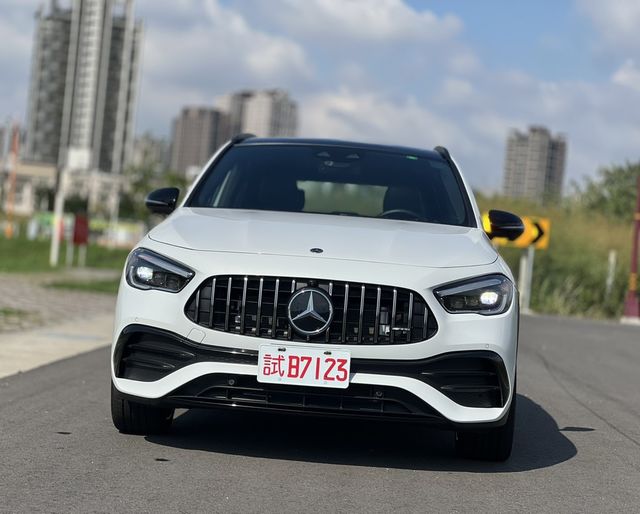M-BENZ賓士 GLA35 AMG  第2張相片