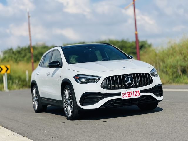 M-BENZ賓士 GLA35 AMG  第3張相片