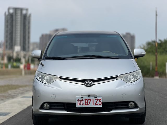 TOYOTA豐田 PREVIA  第2張相片