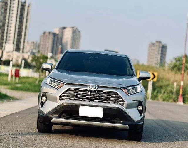 TOYOTA豐田 RAV4  第2張相片