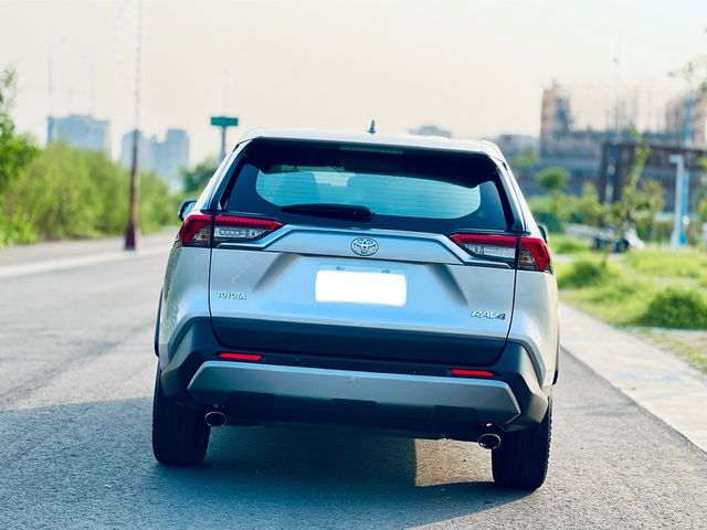 TOYOTA豐田 RAV4  第6張相片