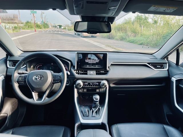 TOYOTA豐田 RAV4  第9張相片