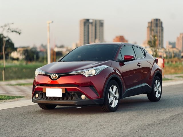 TOYOTA豐田 C-HR  第1張相片